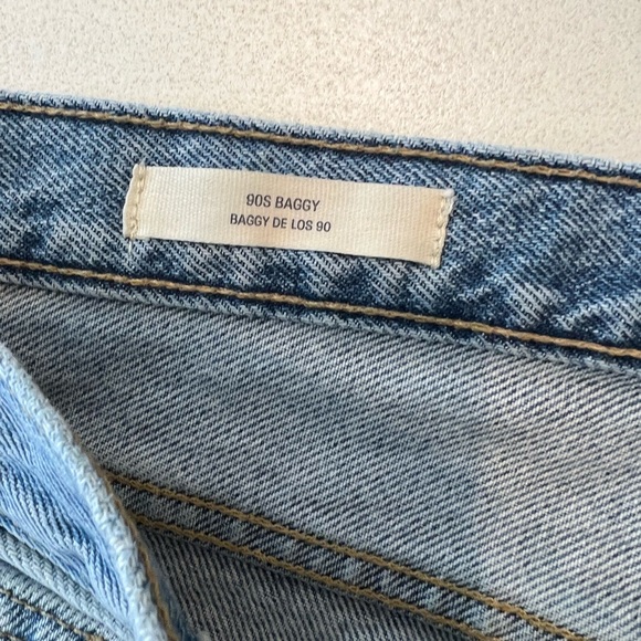 Universal Thread 90’s Baggy Light Blue Distressed Cropped Jeans Size 12R - Picture 4 of 9